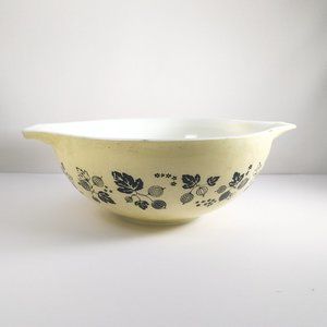 Vintage Pyrex 444 Cinderella Gooseberry Bowl 13"
